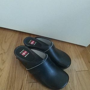 Danish clog Black in box